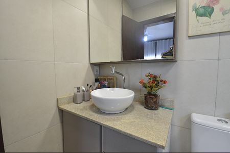 Casa à venda com 100m², 2 quartos e 4 vagasBanheiro da Suíte