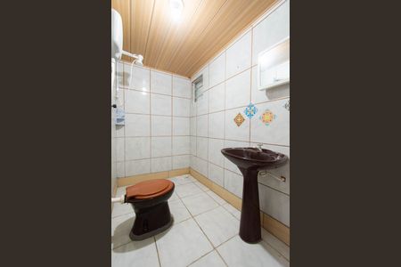 Casa de condomínio para alugar com 100m², 3 quartos e sem vaga Casa de condomínio para alugar com 100m², 3 quartos e sem vagaBanheiro da Suíte