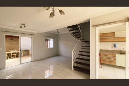 Casa de condomínio para alugar com 100m², 3 quartos e 2 vagasSala