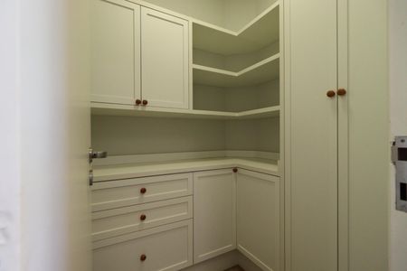 Apartamento para alugar com 122m², 3 quartos e 2 vagas Apartamento para alugar com 122m², 3 quartos e 2 vagasDespensa