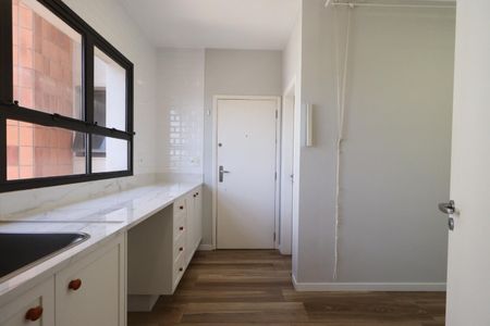 Apartamento para alugar com 122m², 3 quartos e 2 vagas Apartamento para alugar com 122m², 3 quartos e 2 vagasÁrea de Serviço