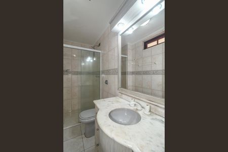 Banheiro de apartamento para alugar com 1 quarto, 55m² em Independência, Porto Alegre