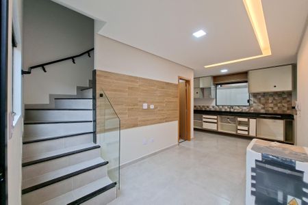 Sala de casa de condomínio para alugar com 2 quartos, 60m² em Nova Mirim, Praia Grande