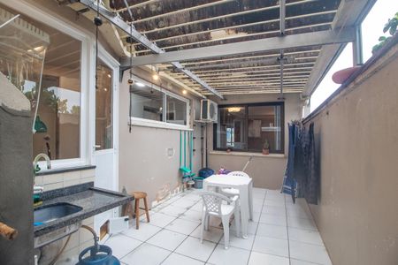 Apartamento à venda com 75m², 2 quartos e 1 vaga Apartamento à venda com 75m², 2 quartos e 1 vagaÁrea Externa