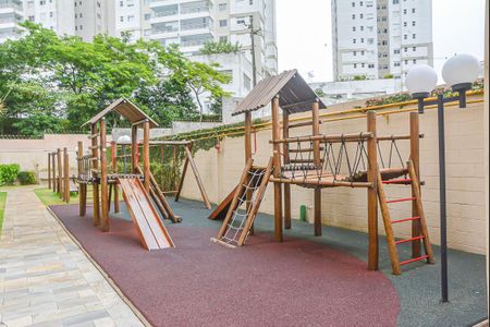 Apartamento à venda com 48m², 2 quartos e 1 vaga Apartamento à venda com 48m², 2 quartos e 1 vagaÁrea comum - Playground