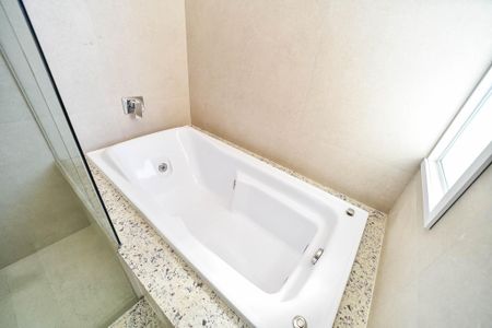 Casa à venda com 198m², 3 quartos e 2 vagas Casa à venda com 198m², 3 quartos e 2 vagasBanheiro da Suíte 1