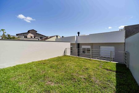 Casa à venda com 198m², 3 quartos e 2 vagas Casa à venda com 198m², 3 quartos e 2 vagasTerraço