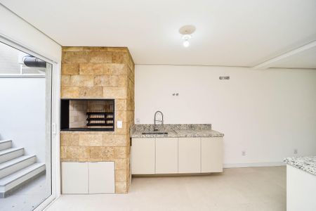 Casa à venda com 198m², 3 quartos e 2 vagas Casa à venda com 198m², 3 quartos e 2 vagasCozinha