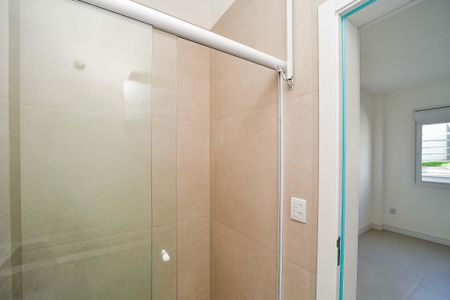 Casa à venda com 198m², 3 quartos e 2 vagas Casa à venda com 198m², 3 quartos e 2 vagasBanheiro da Suíte 3