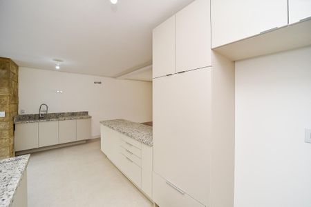 Casa à venda com 198m², 3 quartos e 2 vagas Casa à venda com 198m², 3 quartos e 2 vagasCozinha