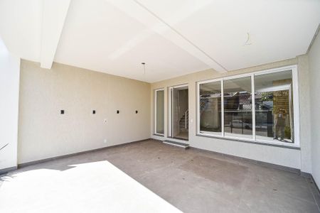 Casa à venda com 198m², 3 quartos e 2 vagas Casa à venda com 198m², 3 quartos e 2 vagasGaragem