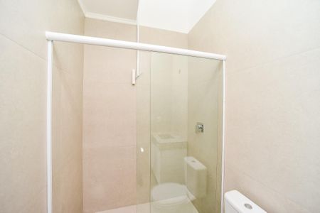 Casa à venda com 198m², 3 quartos e 2 vagas Casa à venda com 198m², 3 quartos e 2 vagasBanheiro da Suíte 2