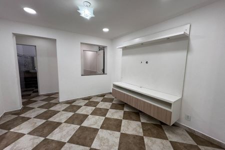 Sala de casa para alugar com 2 quartos, 80m² em Vila Sarapui, Duque de Caxias