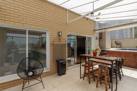 Apartamento à venda com 200m², 3 quartos e 3 vagasCobertura