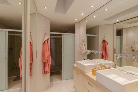 Apartamento à venda com 200m², 3 quartos e 3 vagasBanheiro da Suíte 2