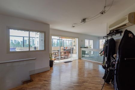 Apartamento à venda com 200m², 3 quartos e 3 vagasCobertura