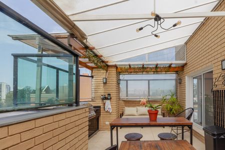 Apartamento à venda com 200m², 3 quartos e 3 vagasCobertura