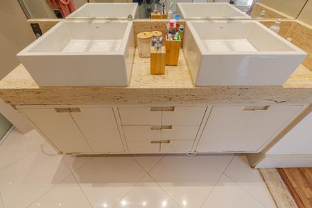 Apartamento à venda com 200m², 3 quartos e 3 vagasBanheiro Social