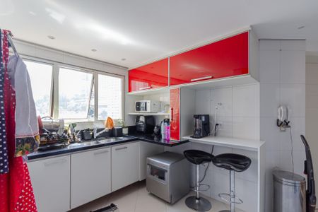 Apartamento à venda com 200m², 3 quartos e 3 vagasCozinha