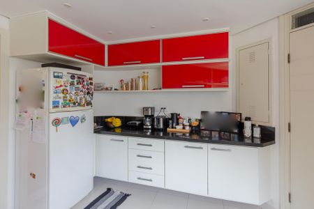 Apartamento à venda com 200m², 3 quartos e 3 vagasCozinha