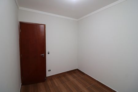 Quarto 2 de apartamento para alugar com 2 quartos, 48m² em Vila Antonieta, São Paulo