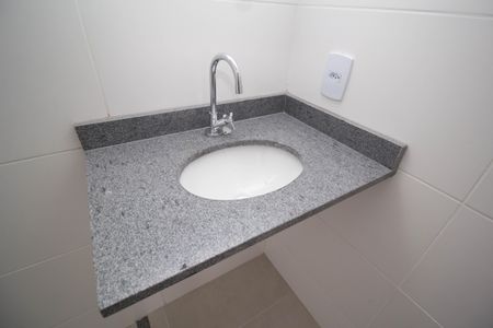 Apartamento à venda com 51m², 2 quartos e 1 vaga Apartamento à venda com 51m², 2 quartos e 1 vagaBanheiro Social