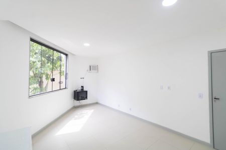 Casa para alugar com 320m², 2 quartos e 2 vagas Casa para alugar com 320m², 2 quartos e 2 vagasSuíte 1