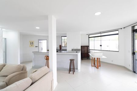 Sala/Cozinha de casa para alugar com 2 quartos, 320m² em Guaratiba, Rio de Janeiro