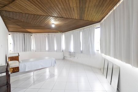 Casa para alugar com 320m², 2 quartos e 2 vagas Casa para alugar com 320m², 2 quartos e 2 vagasEdicula