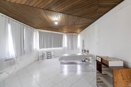 Casa para alugar com 320m², 2 quartos e 2 vagas Casa para alugar com 320m², 2 quartos e 2 vagasEdicula