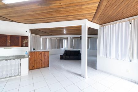 Casa para alugar com 320m², 2 quartos e 2 vagas Casa para alugar com 320m², 2 quartos e 2 vagasEdicula