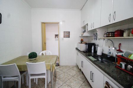 Apartamento à venda com 82m², 3 quartos e 2 vagas Apartamento à venda com 82m², 3 quartos e 2 vagasCozinha