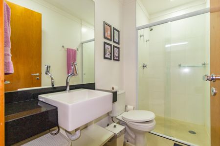 Apartamento à venda com 57m², 1 quarto e 2 vagas Apartamento à venda com 57m², 1 quarto e 2 vagasBanheiro