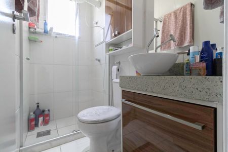 Apartamento à venda com 55m², 2 quartos e 2 vagasBanheiro da suíte