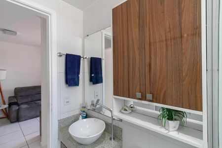 Apartamento à venda com 55m², 2 quartos e 2 vagasBanheiro social