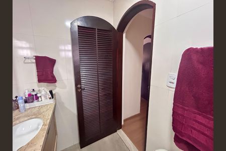 Casa à venda com 107m², 3 quartos e 2 vagas Casa à venda com 107m², 3 quartos e 2 vagasBanheiro 2