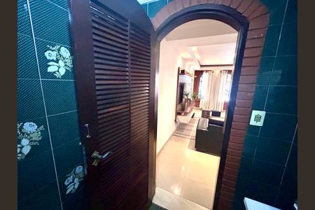 Casa à venda com 107m², 3 quartos e 2 vagas Casa à venda com 107m², 3 quartos e 2 vagasBanheiro 1