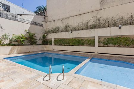 Apartamento para alugar com 65m², 2 quartos e 1 vagaÁrea comum - Piscina
