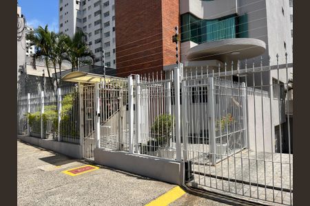 Apartamento à venda com 100m², 2 quartos e 1 vaga Apartamento à venda com 100m², 2 quartos e 1 vagaFachada