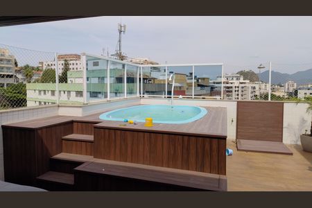 Apartamento à venda com 206m², 4 quartos e 2 vagas Apartamento à venda com 206m², 4 quartos e 2 vagasTerraço