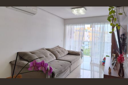 Apartamento à venda com 206m², 4 quartos e 2 vagas Apartamento à venda com 206m², 4 quartos e 2 vagasSala