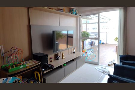 Apartamento à venda com 206m², 4 quartos e 2 vagas Apartamento à venda com 206m², 4 quartos e 2 vagasSala 2