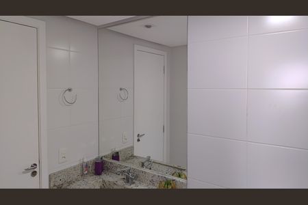 Apartamento à venda com 206m², 4 quartos e 2 vagas Apartamento à venda com 206m², 4 quartos e 2 vagasBanheiro 2