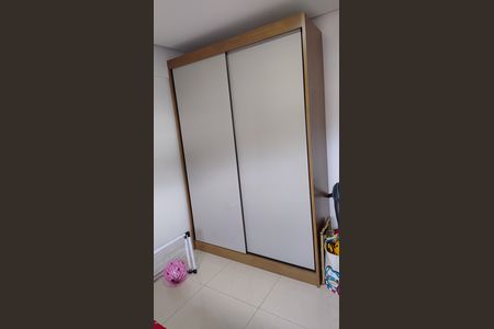 Apartamento à venda com 206m², 4 quartos e 2 vagas Apartamento à venda com 206m², 4 quartos e 2 vagasQuarto 1