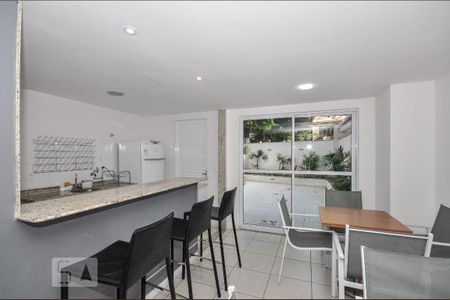 Apartamento à venda com 206m², 4 quartos e 2 vagas Apartamento à venda com 206m², 4 quartos e 2 vagasÁrea comum - Salão de festas