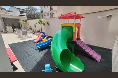 Apartamento à venda com 206m², 4 quartos e 2 vagas Apartamento à venda com 206m², 4 quartos e 2 vagasÁrea comum - Playground