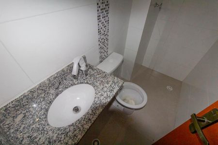 Apartamento à venda com 29m², 2 quartos e sem vaga Apartamento à venda com 29m², 2 quartos e sem vagaBanheiro Social