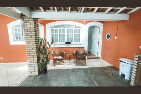 Casa à venda com 100m², 2 quartos e 2 vagas Casa à venda com 100m², 2 quartos e 2 vagasChurrasqueira