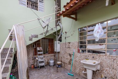 Casa à venda com 166m², 3 quartos e 2 vagas Casa à venda com 166m², 3 quartos e 2 vagasQuintal