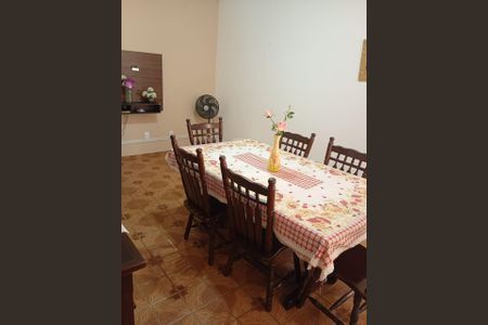 Casa à venda com 197m², 4 quartos e 3 vagas Casa à venda com 197m², 4 quartos e 3 vagasFoto 01